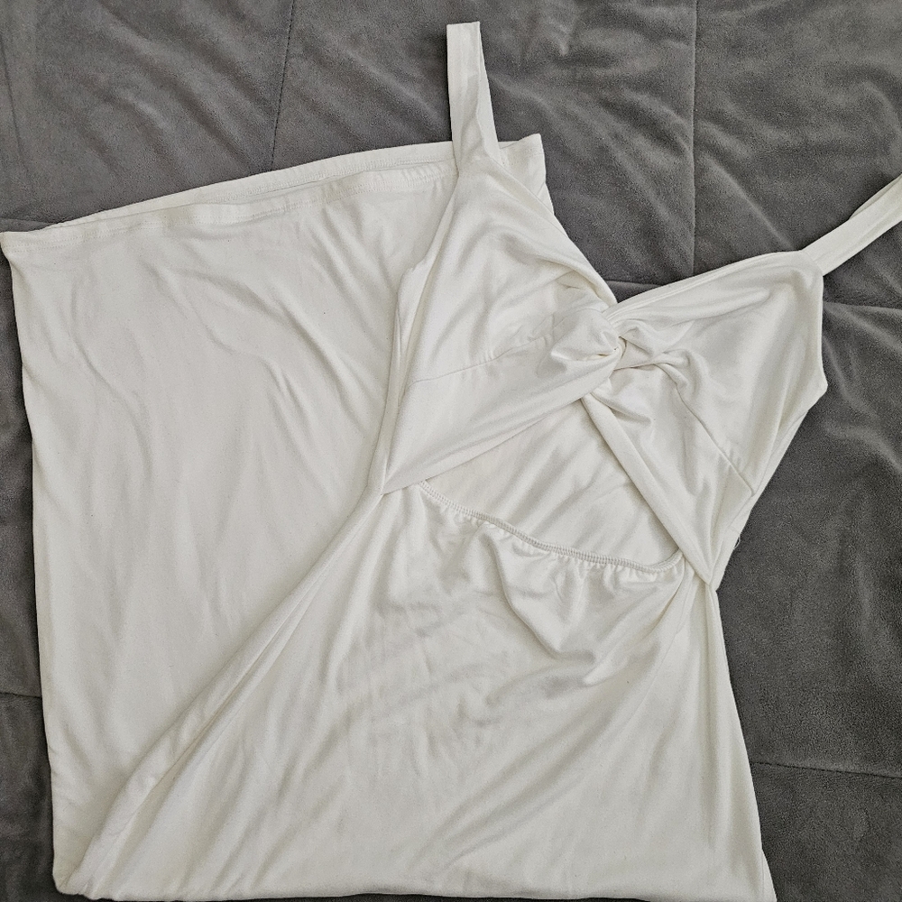 White Sleeveless Dress